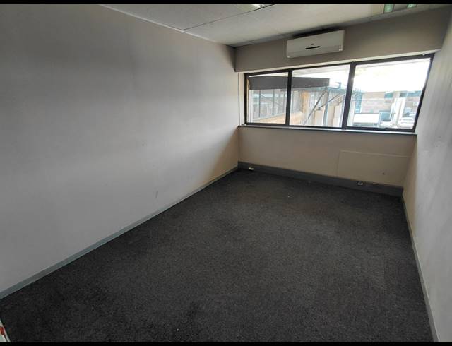 494M² OFFICE TO LET IN RANDJESPARK